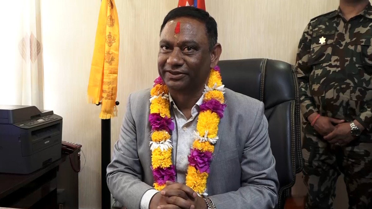 जडीबुटीलाई प्रोत्साहन गरेर निर्यात बढाई विदेशी मुद्रा आर्जन गर्नुपर्छ : नवनियुक्त मन्त्री महतो